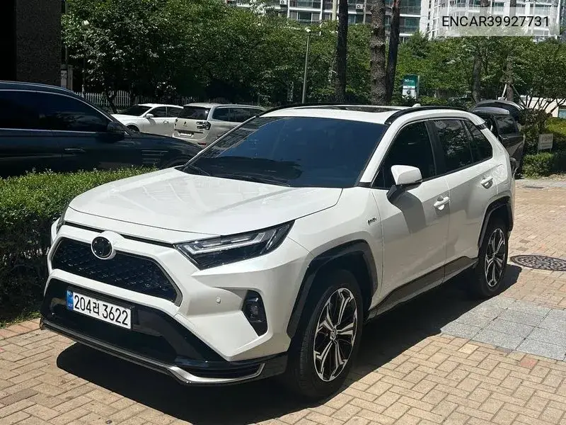 Toyota RAV 4 2025 года выпуска