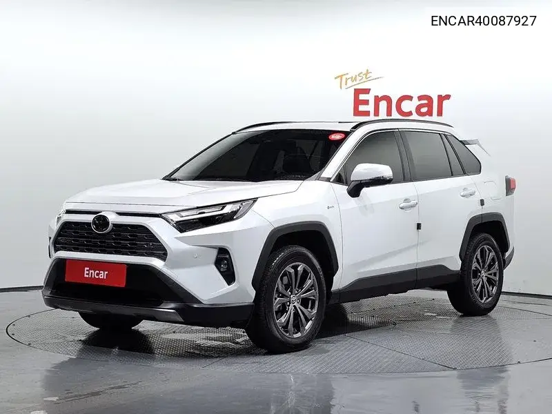 Toyota RAV 4 2025 года выпуска