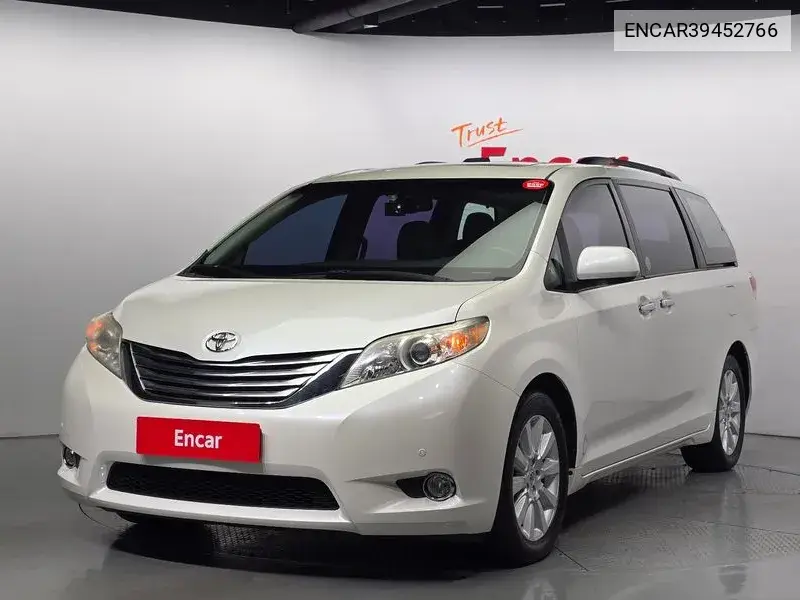 Toyota Sienna 2012 года выпуска