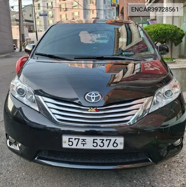 Toyota Sienna 2012 года выпуска