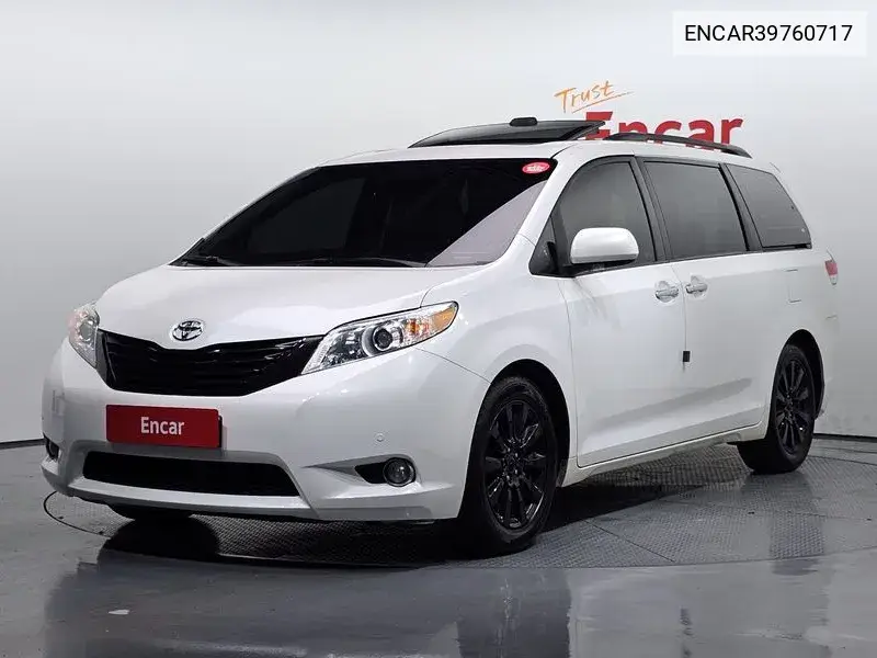 Toyota Sienna 2012 года выпуска
