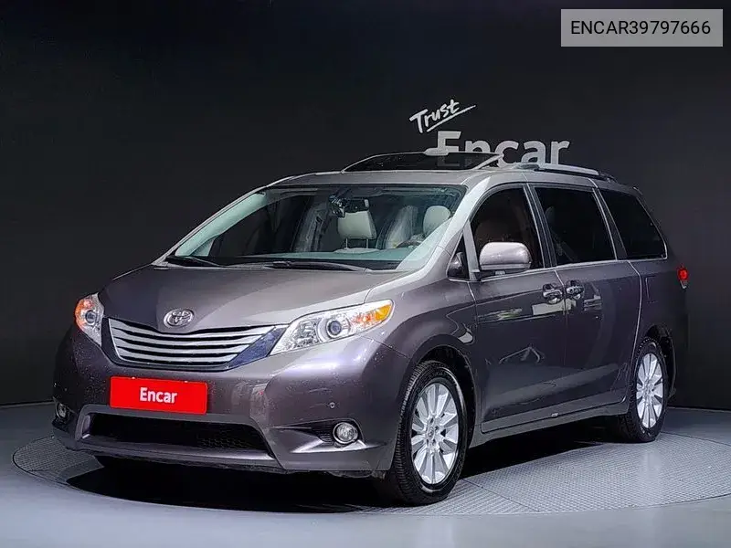 Toyota Sienna 2014 года выпуска