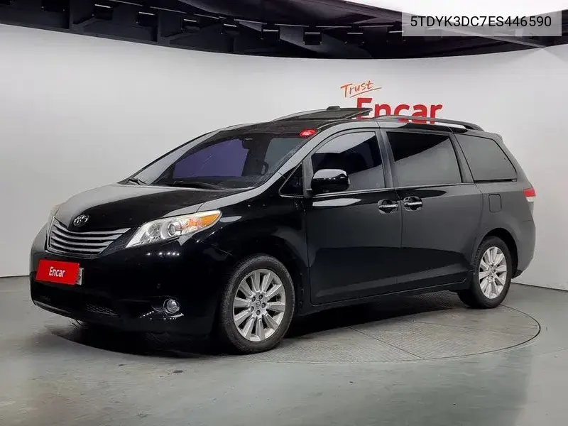 Toyota Sienna 2014 года выпуска
