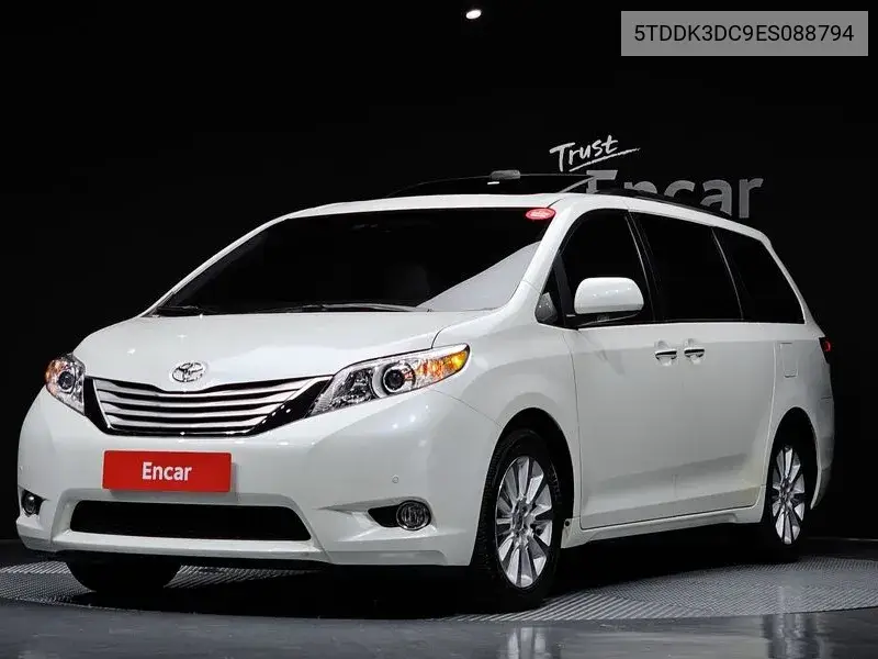 Toyota Sienna 2014 года выпуска