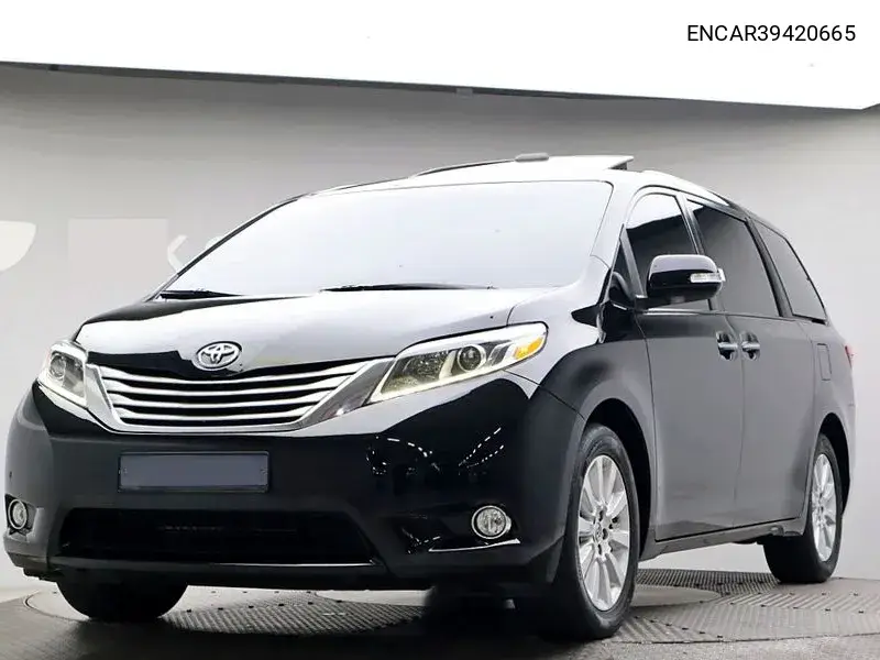 Toyota Sienna 2015 года выпуска