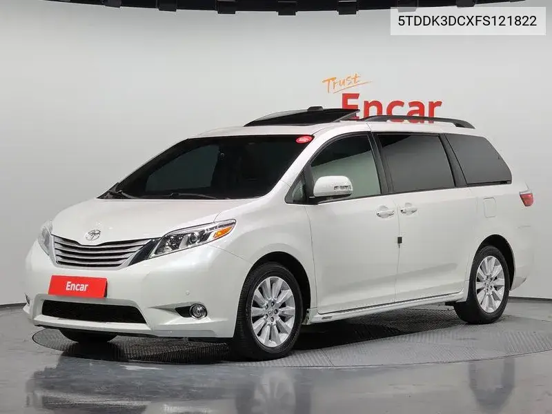 Toyota Sienna 2015 года выпуска