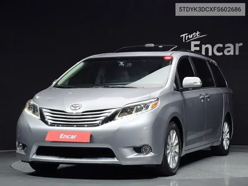 Toyota Sienna 2015 года выпуска