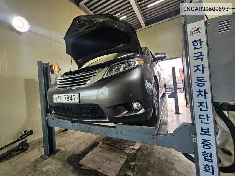 Toyota Sienna 2015 года выпуска