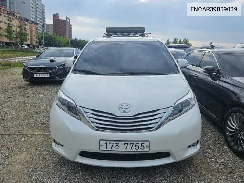 Toyota Sienna 2015 года выпуска