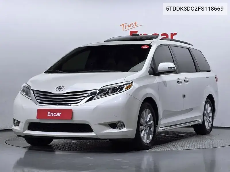 Toyota Sienna 2015 года выпуска