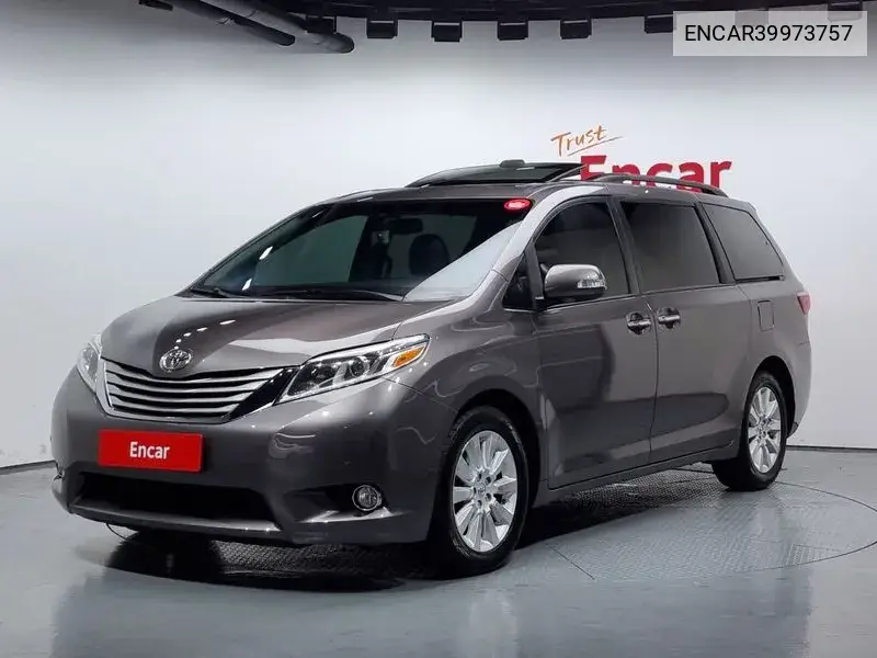 Toyota Sienna 2015 года выпуска