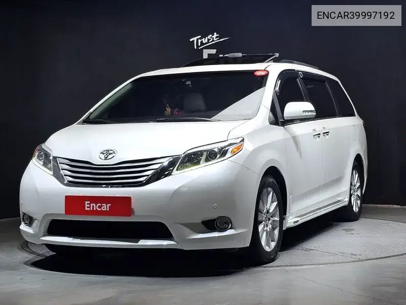 Toyota Sienna 2015 года выпуска