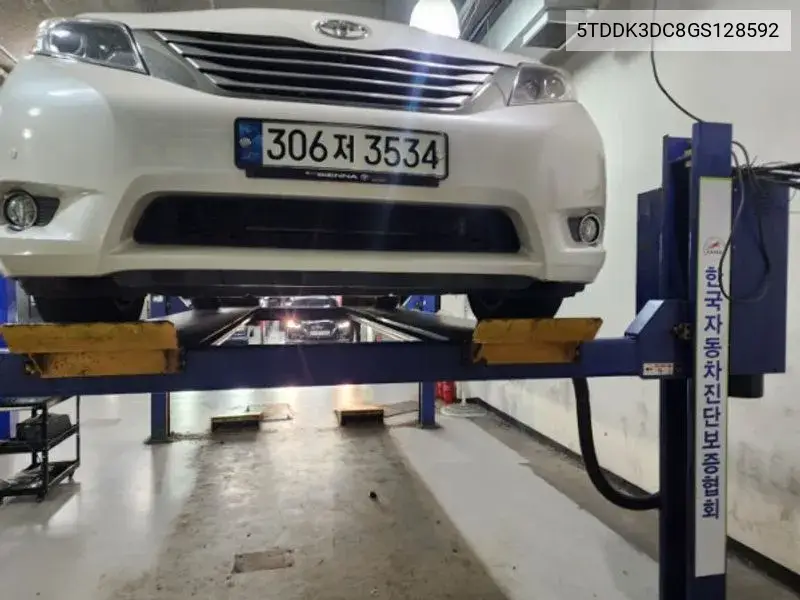 Toyota Sienna 2016 года выпуска