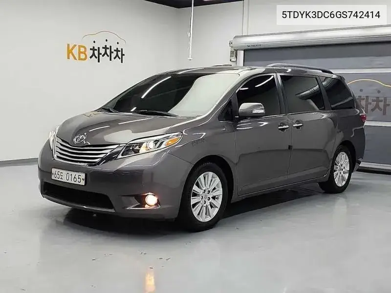 Toyota Sienna 2016 года выпуска