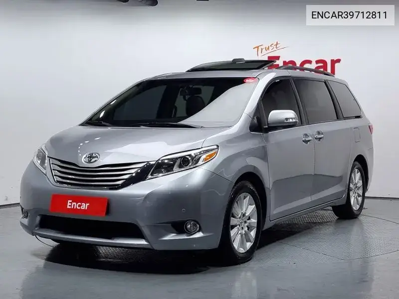 Toyota Sienna 2016 года выпуска