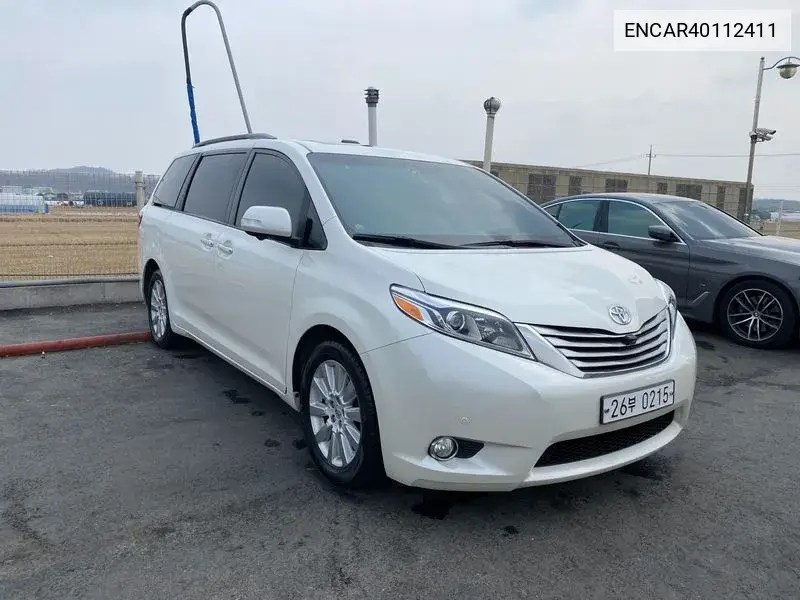 Toyota Sienna 2016 года выпуска