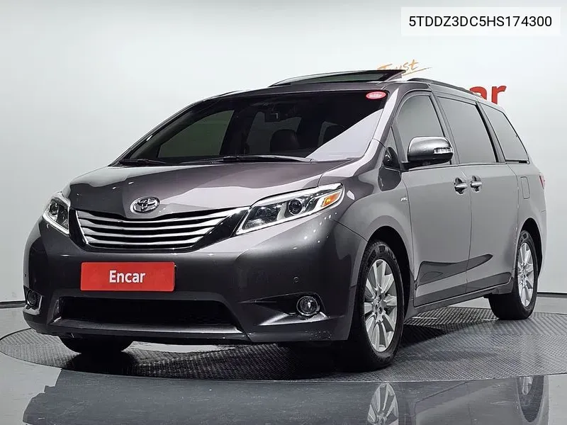 Toyota Sienna 2017 года выпуска