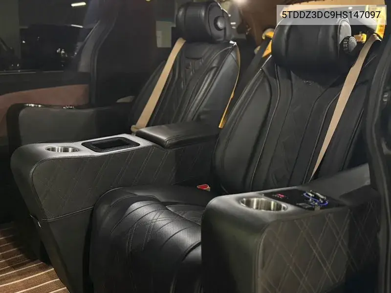 Toyota Sienna 2017 года выпуска