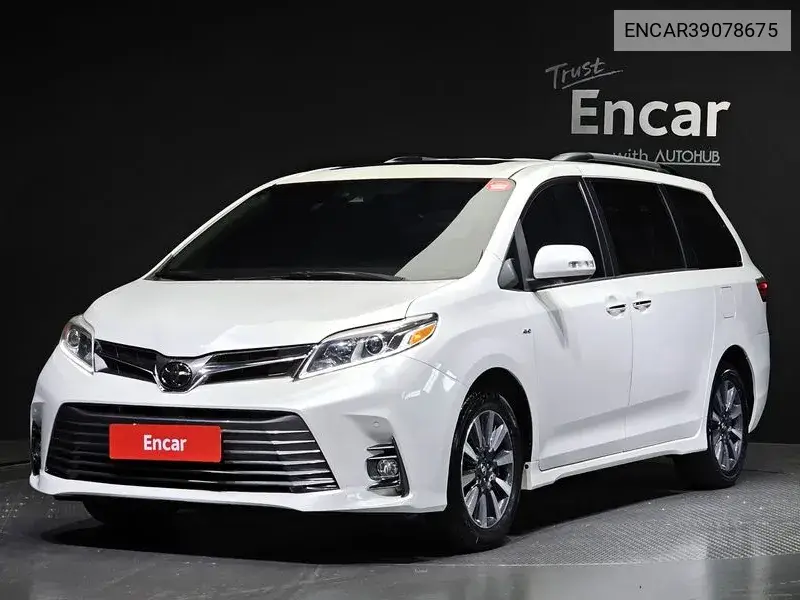 Toyota Sienna 2018 года выпуска