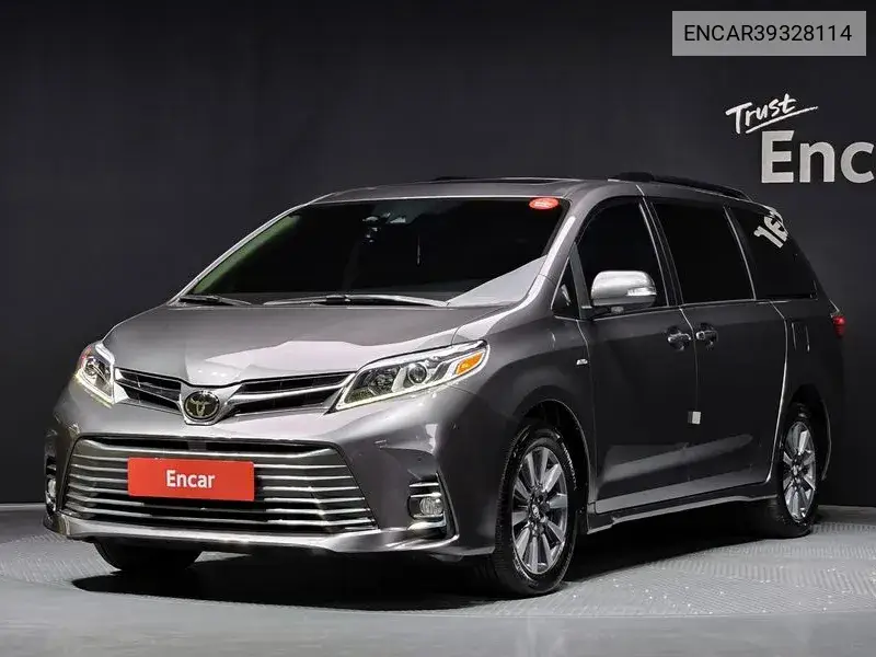 Toyota Sienna 2018 года выпуска