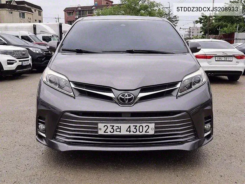 Toyota Sienna 2018 года выпуска
