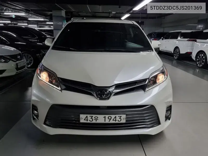 Toyota Sienna 2018 года выпуска