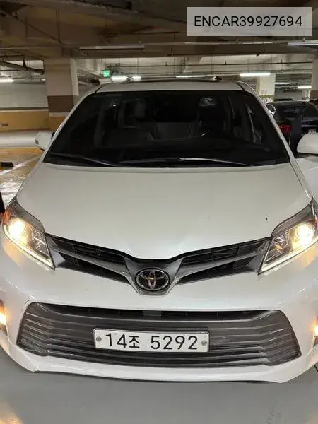 Toyota Sienna 2018 года выпуска
