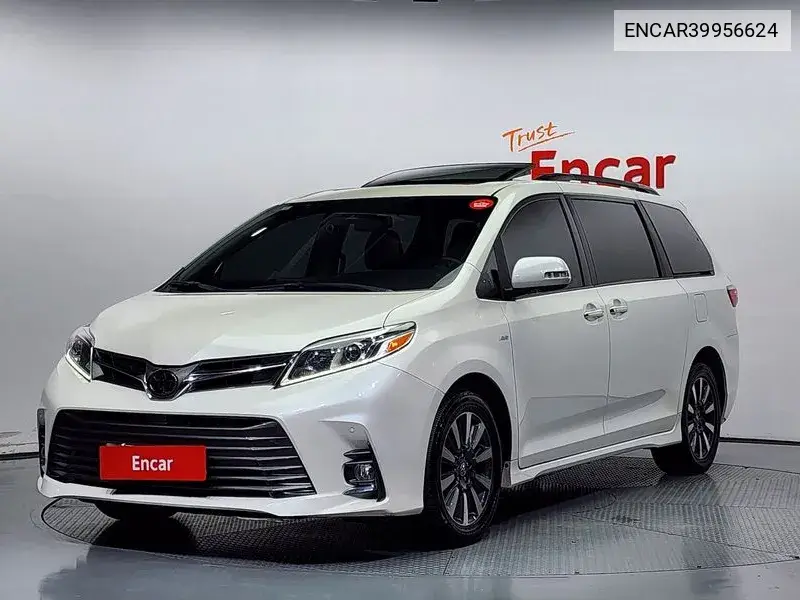 Toyota Sienna 2018 года выпуска