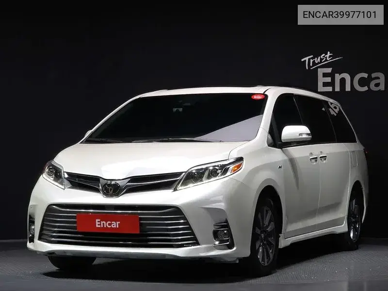 Toyota Sienna 2018 года выпуска