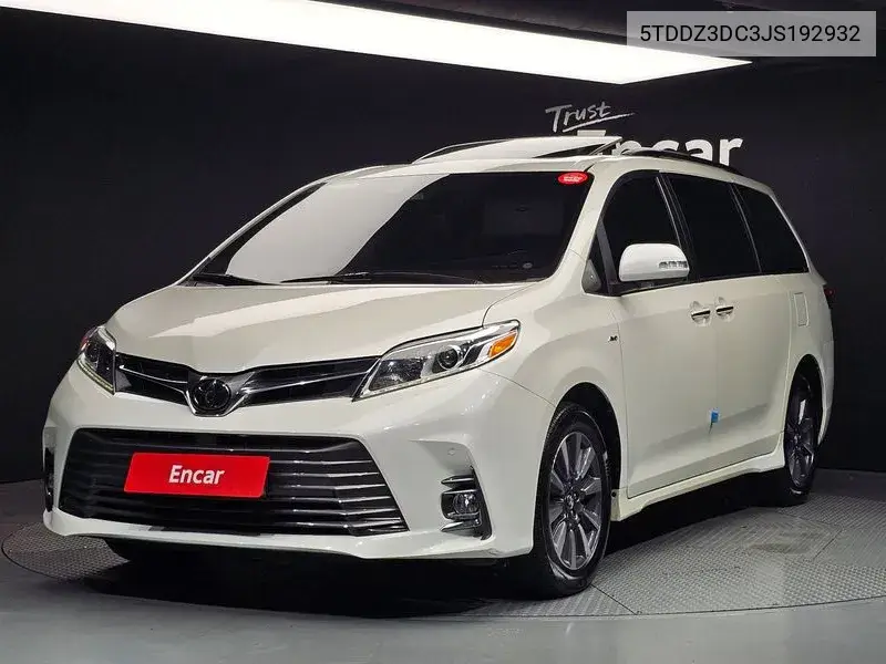 Toyota Sienna 2018 года выпуска