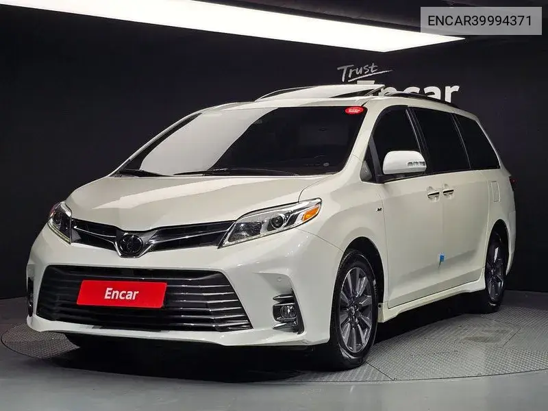 Toyota Sienna 2018 года выпуска
