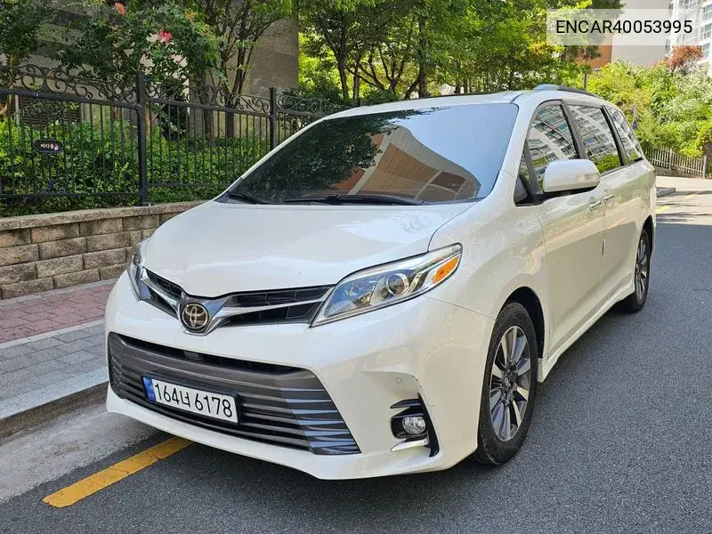 Toyota Sienna 2018 года выпуска