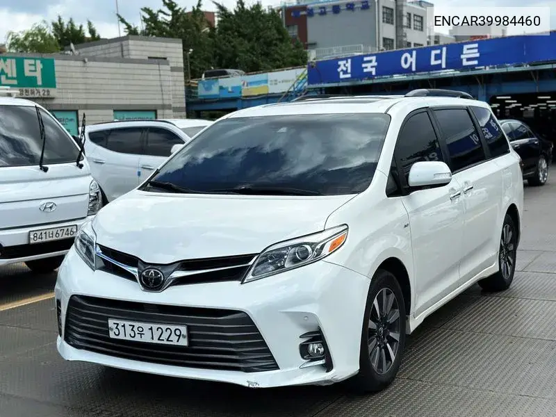 Toyota Sienna 2019 года выпуска