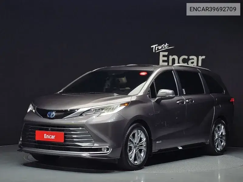 Toyota Sienna 2021 года выпуска