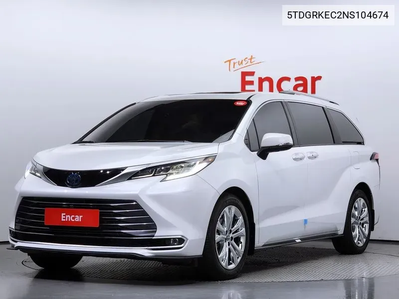 Toyota Sienna 2022 года выпуска