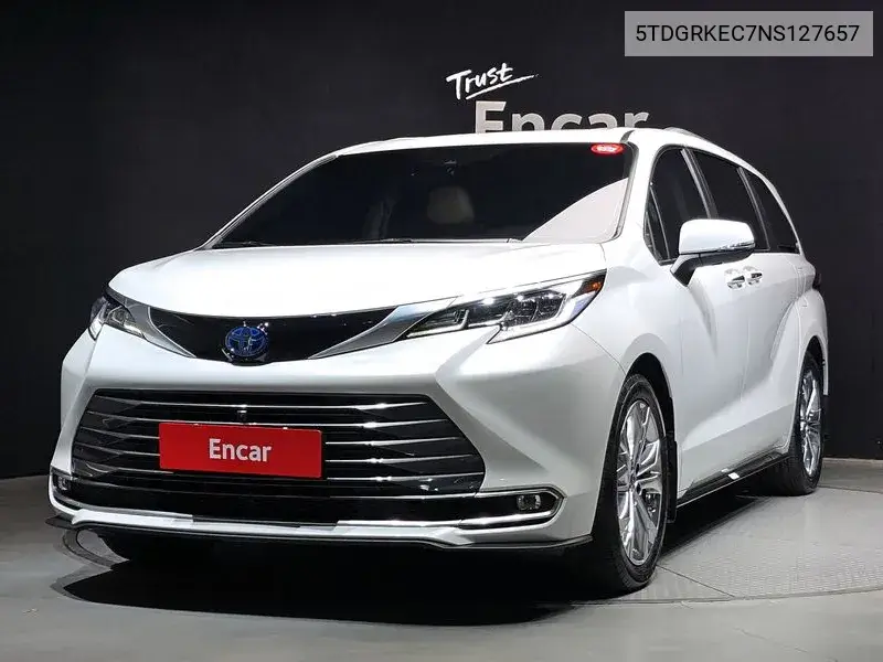 Toyota Sienna 2022 года выпуска