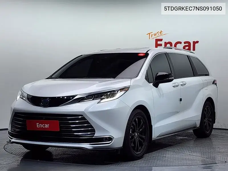 Toyota Sienna 2022 года выпуска