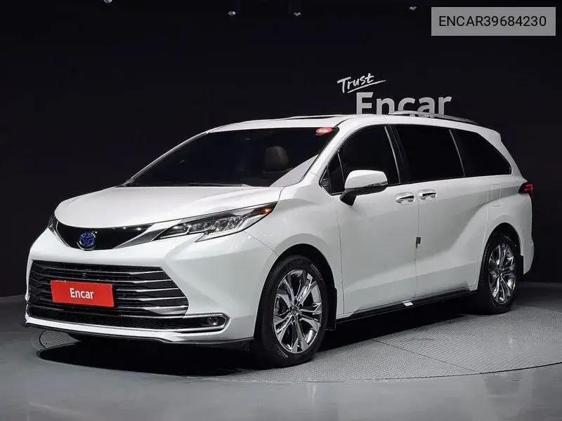 Toyota Sienna 2022 года выпуска