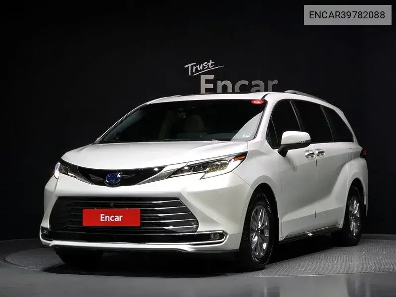 Toyota Sienna 2022 года выпуска