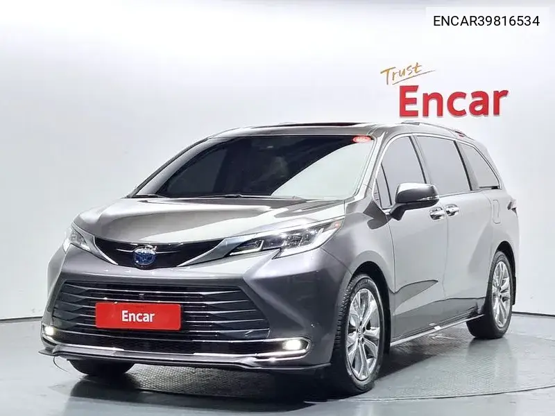 Toyota Sienna 2022 года выпуска