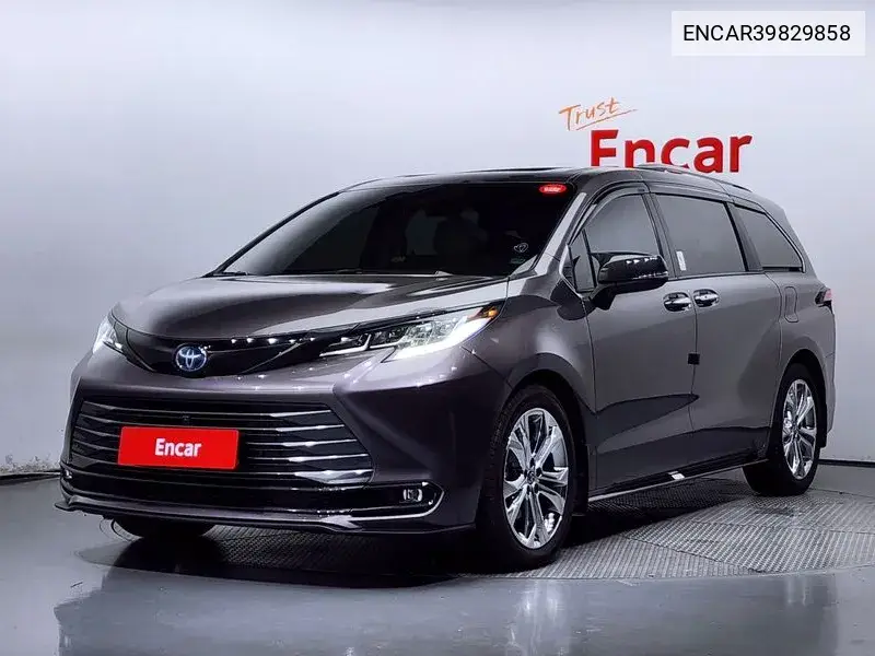 Toyota Sienna 2022 года выпуска