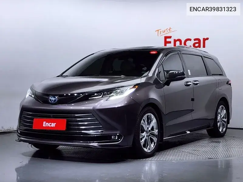 Toyota Sienna 2022 года выпуска