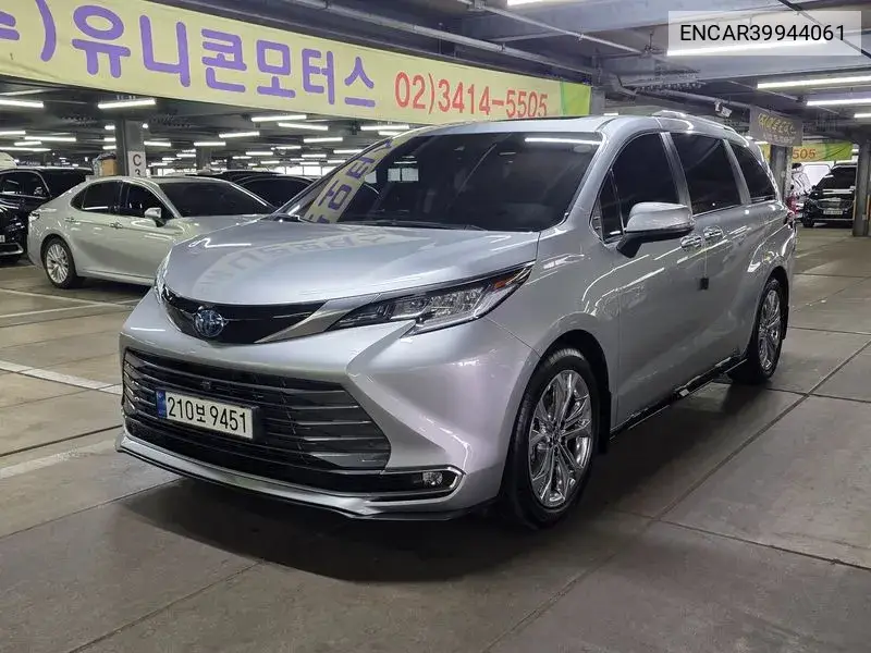 Toyota Sienna 2022 года выпуска
