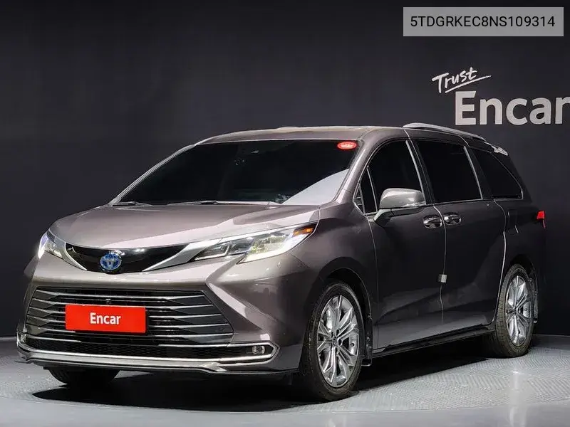 Toyota Sienna 2022 года выпуска