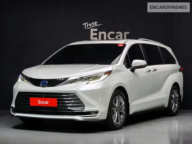 Toyota Sienna 2022 года выпуска