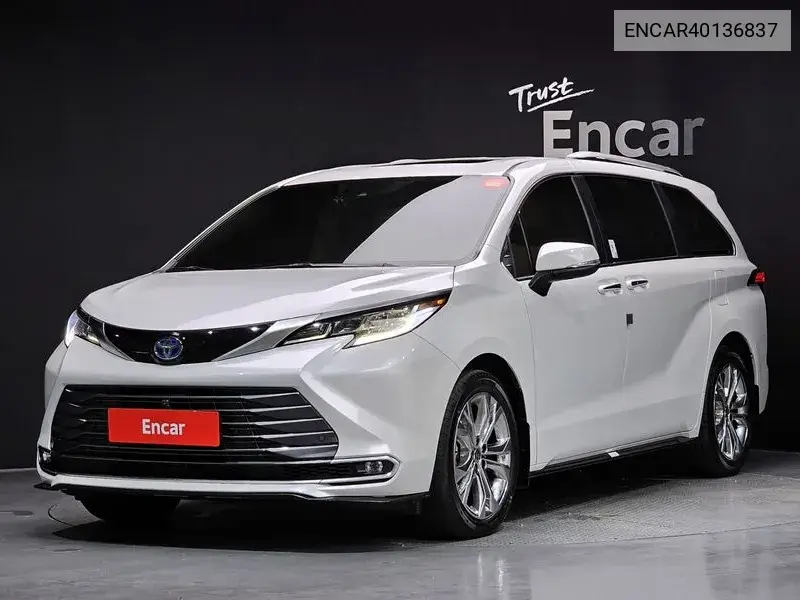 Toyota Sienna 2022 года выпуска