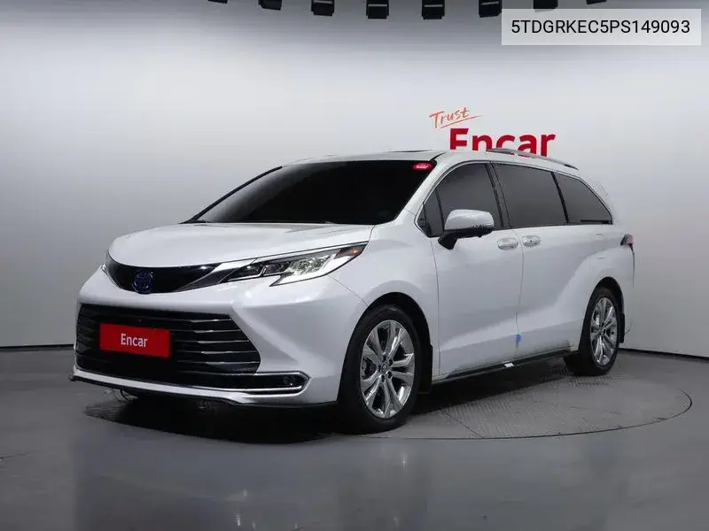 Toyota Sienna 2023 года выпуска