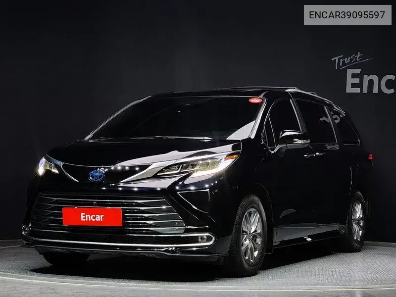 Toyota Sienna 2023 года выпуска