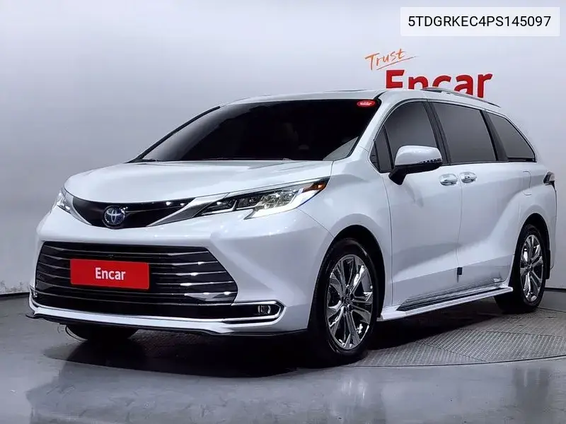 Toyota Sienna 2023 года выпуска