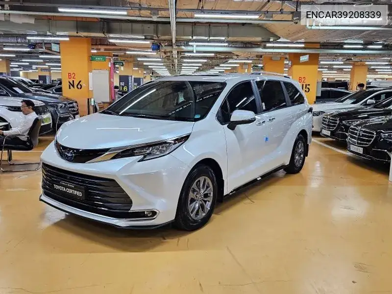 Toyota Sienna 2023 года выпуска